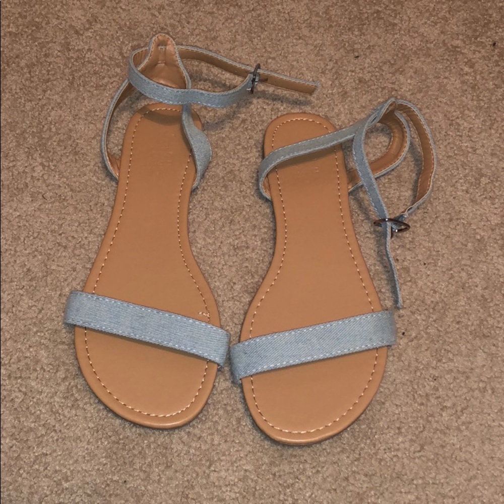 Light blue sandals with tan sole
